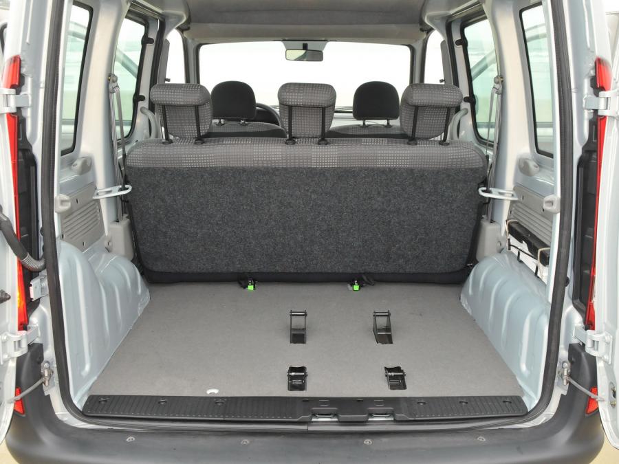  Renault Kangoo Sportway 2008 года  (фото 11 из 18)